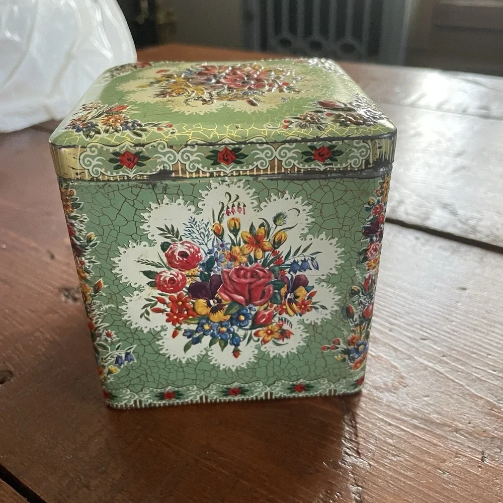 Vintage Floral Tin/Canister, Floral Chic Tin Box Container, Made in Holland 4x4